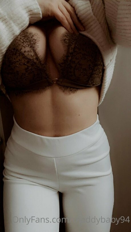 maddybaby94 女優 写真