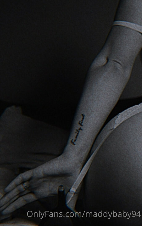 maddybaby94 かわいいポルノスター 画像