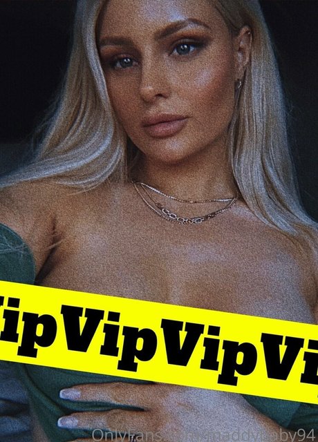 maddybaby94 モデル 写真