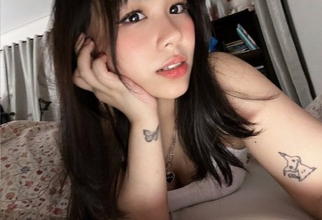 背が高くて巨乳のOnlyFans トップ 写真