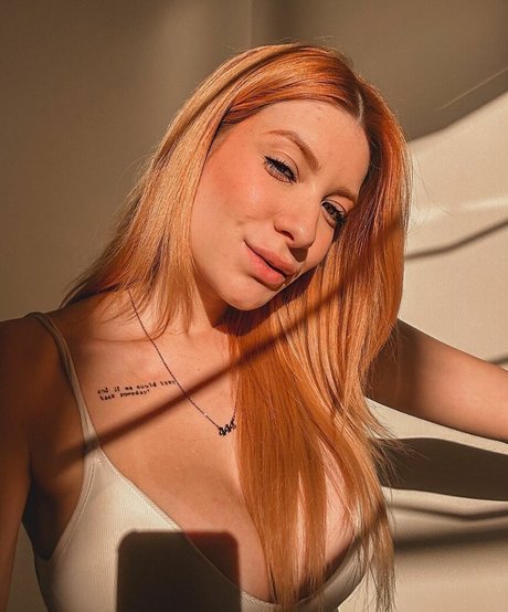 Carolina Camargo ポルノスター 裸 写真