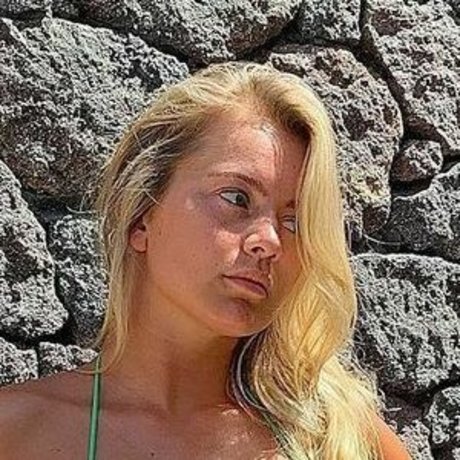 Tasha Ghouri 裸のモデル 写真