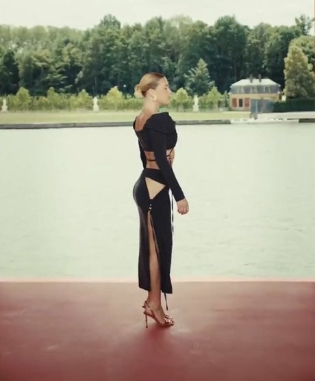 大学生カップルのオンリーファンズ アートxxx ギャラリー