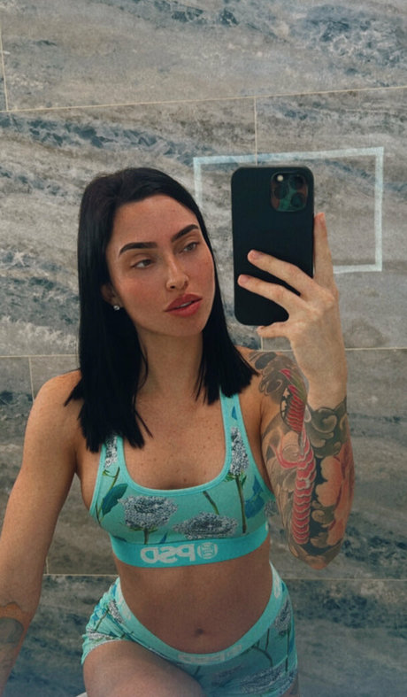 roselinllanes ポルノスター パーフェクト 写真