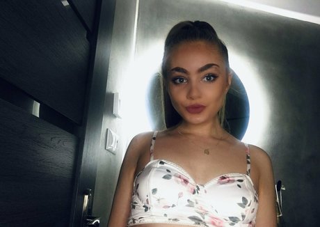 ロールプレイオンリーファン ポルノ 写真