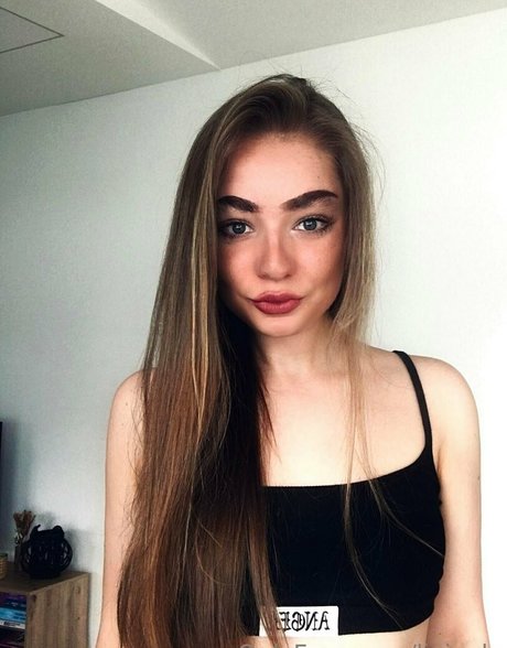 ロシアのお母さんOnlyFans ホットポルノ 写真