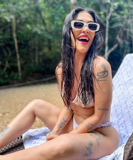 Cleo Pires かわいいポルノスター 写真