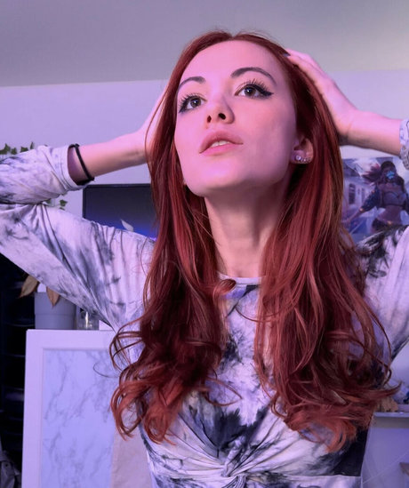 Echochlo ヌードスター ギャラリー