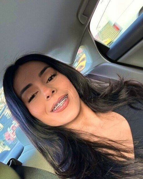 曲線美のラテン系オンリーファンズ 無料 写真