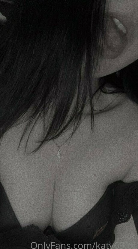 ママの足OnlyFans ヌード 画像