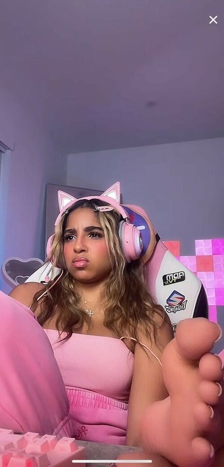 18歳のオンリーファンズ ホットxxx 画像