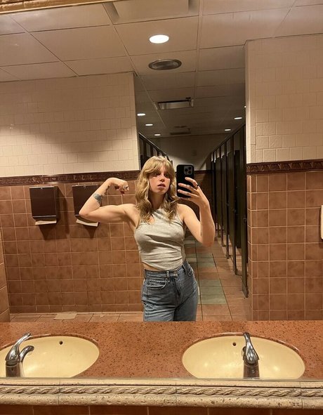 巨乳の赤毛オンリーファンズ HD 画像