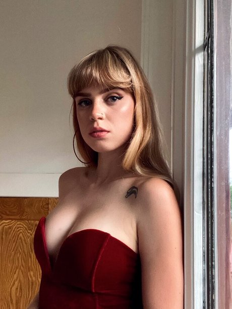 甘いおまんこオンリーファンズ ポルノ 写真