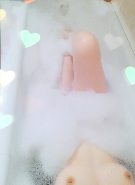 Olya Holmes ポルノモデル 写真