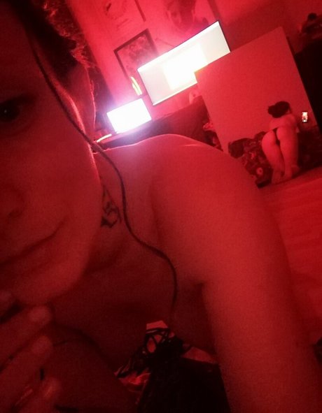 Olya Holmes セックス女優 ギャラリー