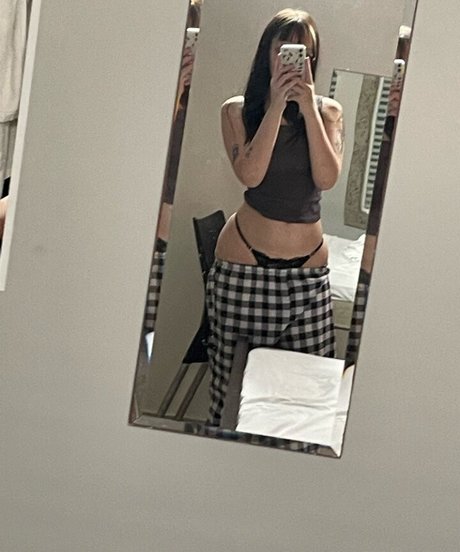 大学生のオンリーファンズ 無料ヌード 写真