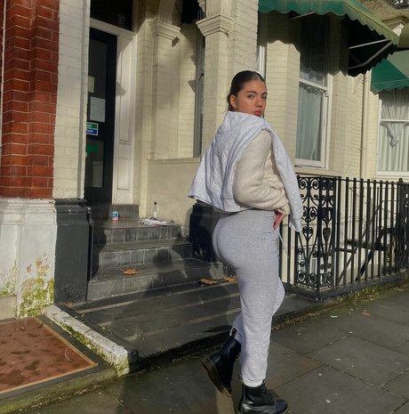 マイクロTバックOnlyFans ポルノ 写真