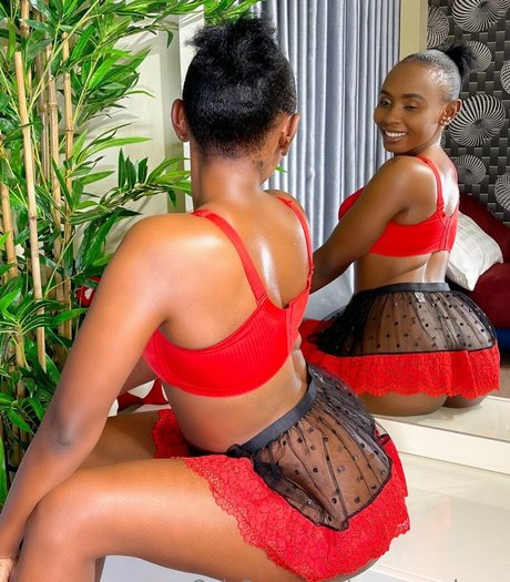 savage ebony セクシーモデル 画像