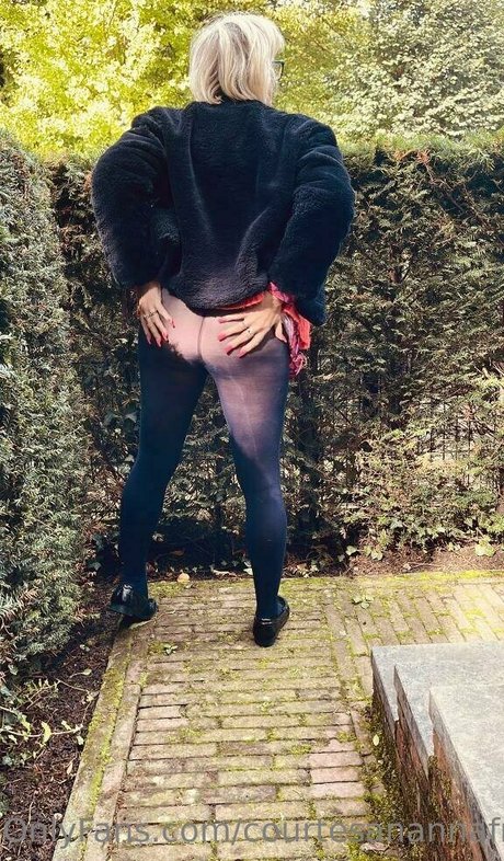 courtesanannafree エロティックなポルノスター 写真