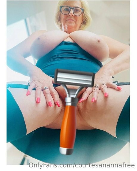 courtesanannafree 完璧なモデル 写真