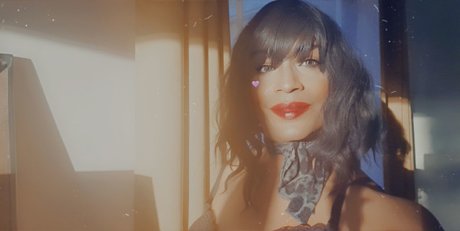 NAOMISEXELOVE83 ポルノスター 裸 写真