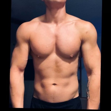 LAMUSCLEVIP ポルノスター 写真