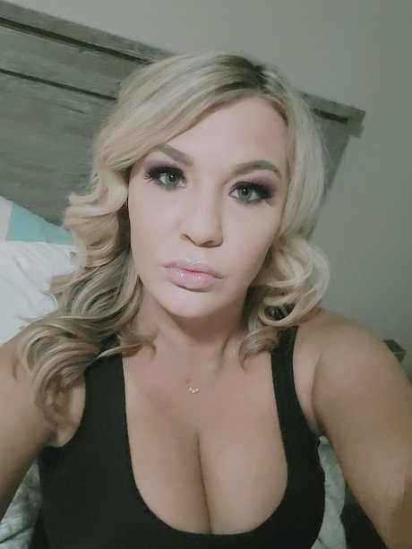 LOLO セックスポルノスター ギャラリー