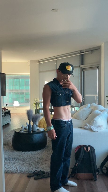 Indio ポルノモデル 画像