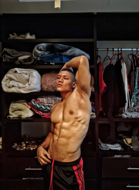 Jhonatan Rengifo 高品質モデル ギャラリー