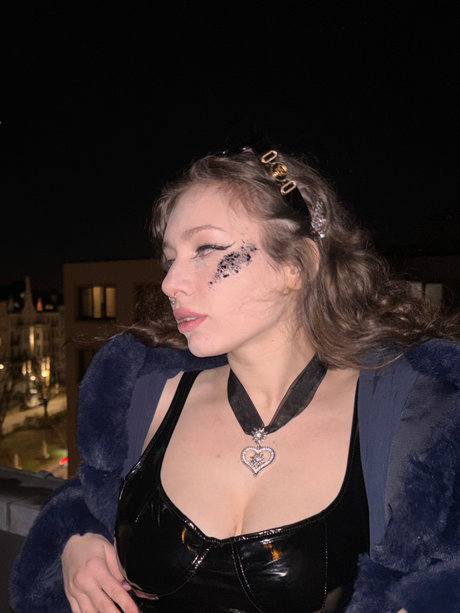 Sonya Marmeladova 素敵なポルノスター ギャラリー