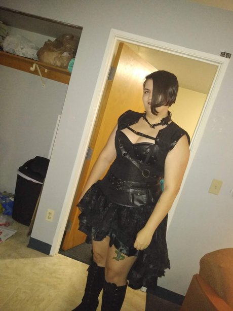 KirenBlacknight 裸のポルノスター 写真