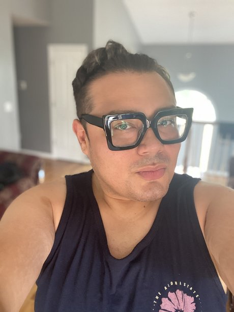 黒人フェムボーイオンリーファンズ セクシー裸 アーカイブ