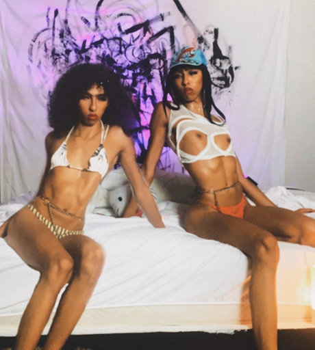 AMINA FORD 限定スター 写真