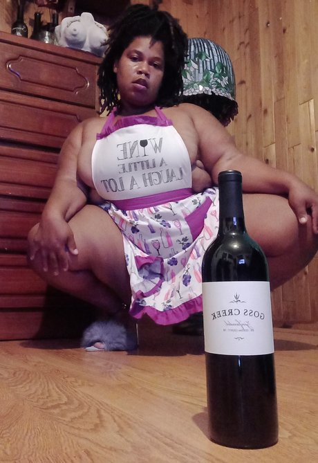 Women Weed n Wine セクシーなスター 写真