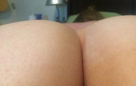 _Voluptuous Viv_ ポルノモデル 写真