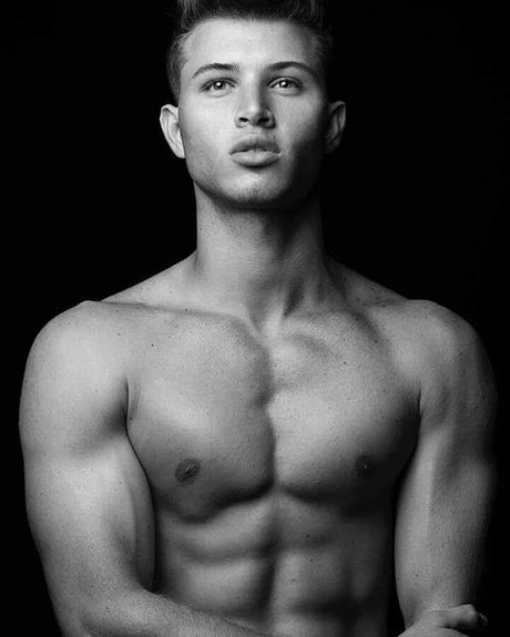 Kayn 無料のポルノスター 写真