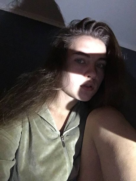 ルビーオンリーファン ポルノ 写真