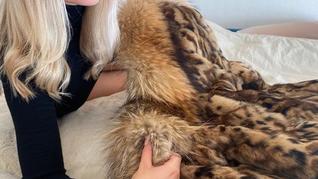 Lady Joyce Fur Queen_ エロティックモデル 写真