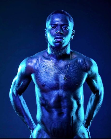 ナチュラル熟女オンリーファンズ 無料 写真