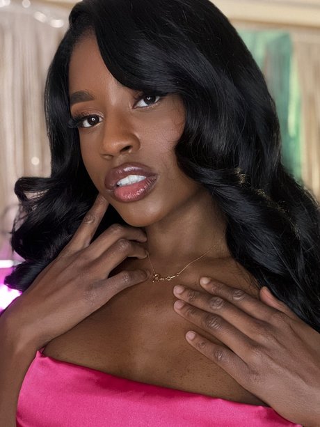 Nicole Kitt スター 写真