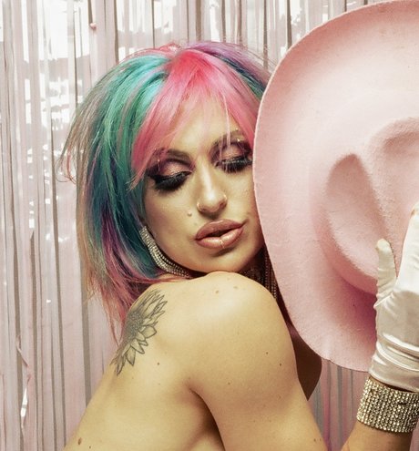 ルビーオンリーファン セクシーヌード アーカイブ