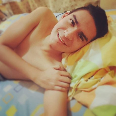 ティーン乱交OnlyFans 無料 写真