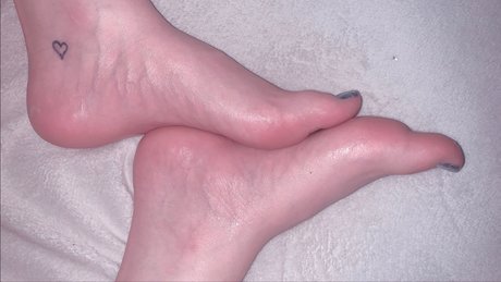 Porcelain Paws ホットなモデル 写真