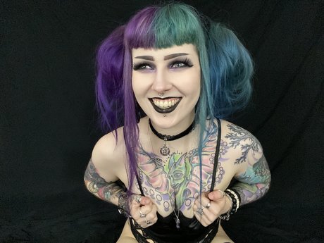 raxbii_ 裸のモデル 写真