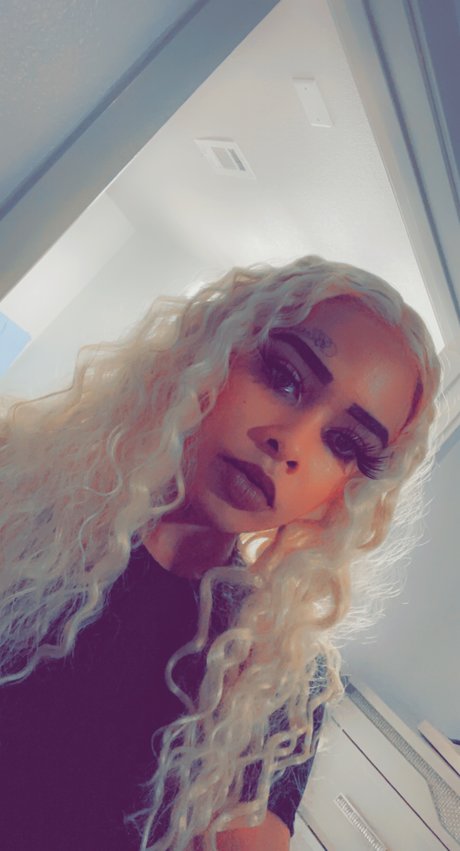 Tiera baybeee セクシーなスター 画像