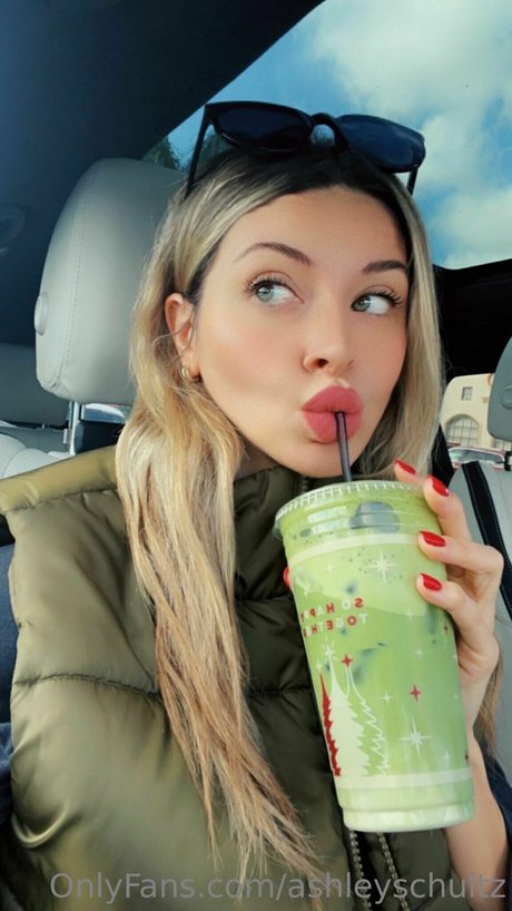 Ashley Schultz 独占女優 ギャラリー