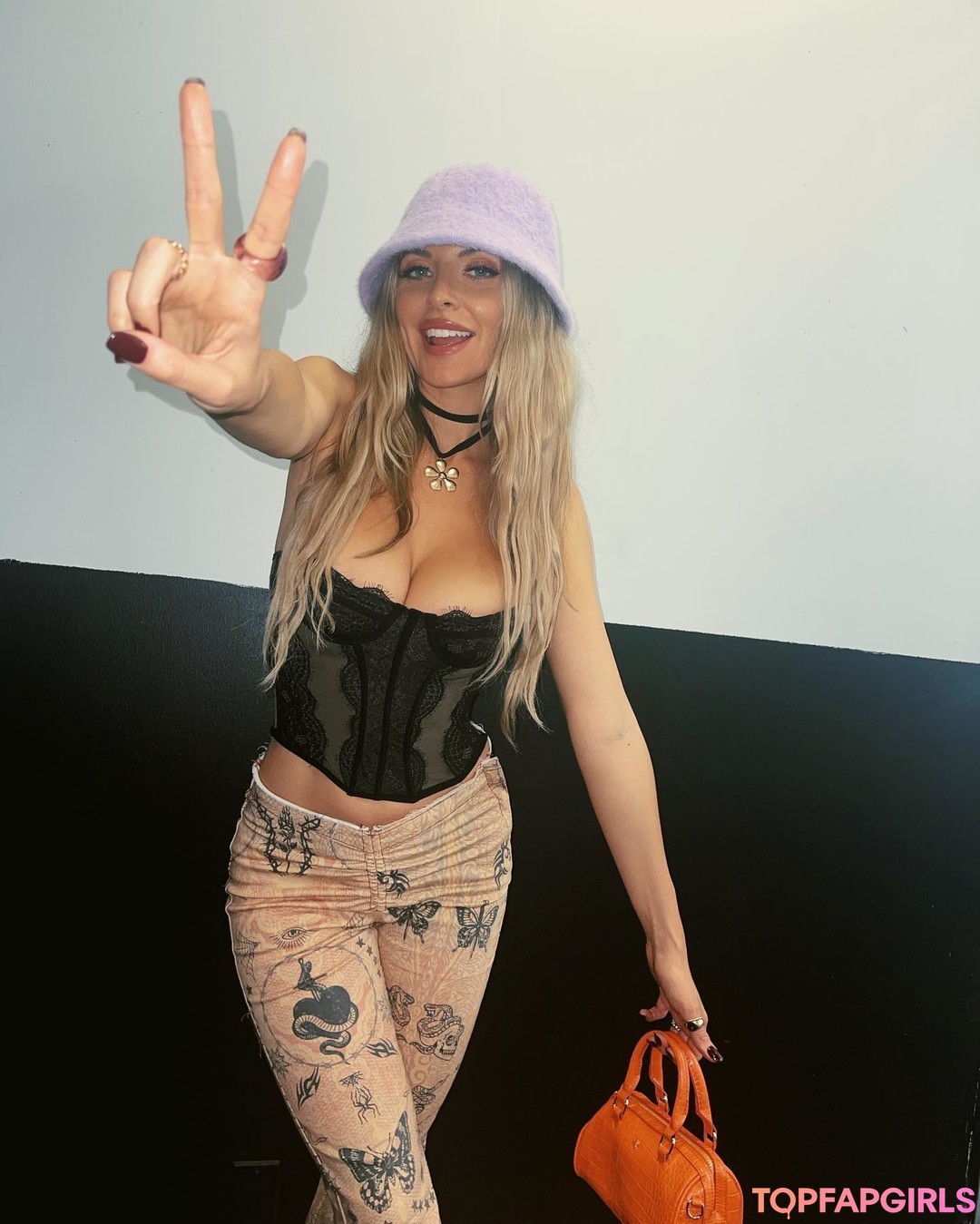 Ashley Schultz 限定スター 写真