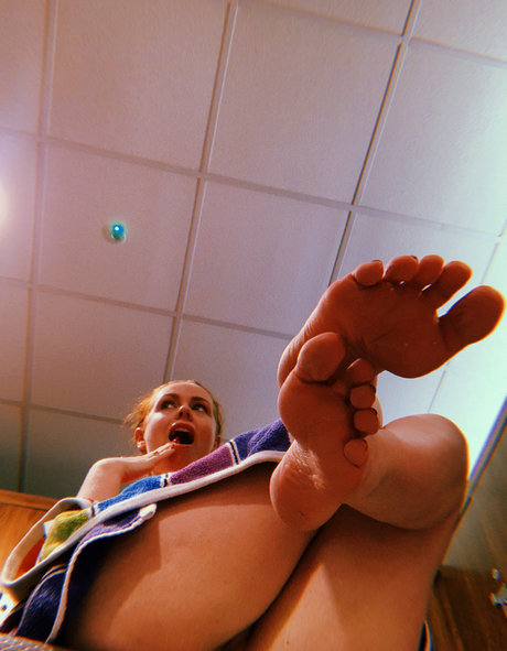 赤毛ティーンオンリーファンズ エロチック 画像