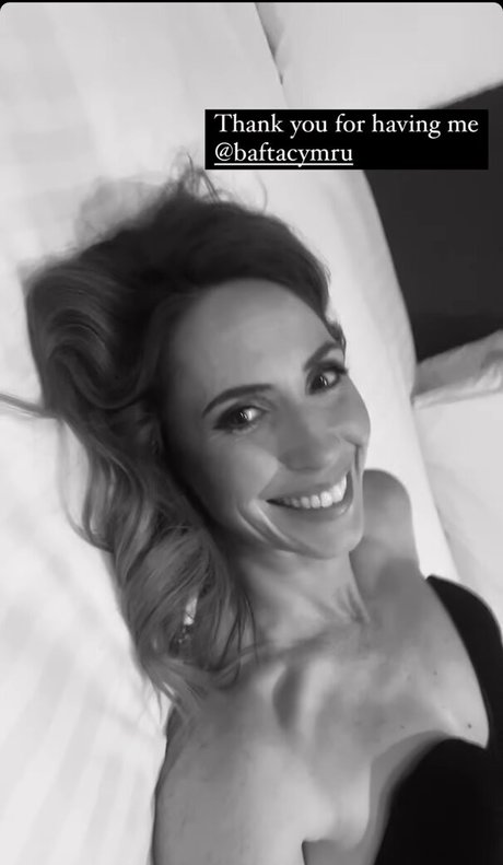 熟女メガネOnlyFans ポルノグラフィック 写真