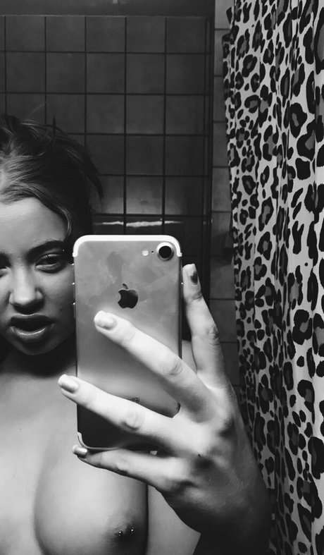 黒人フェムボーイオンリーファンズ 無料 写真